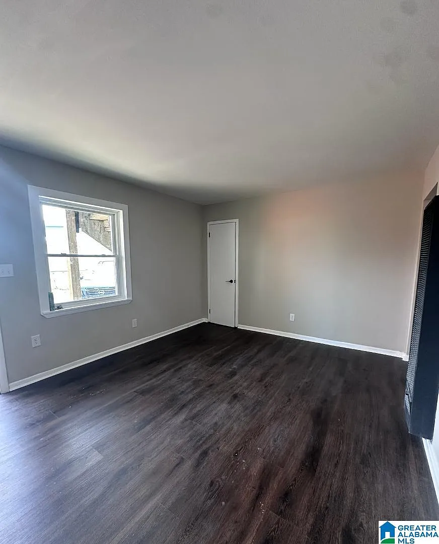 2 bed, 1.0 bath, $850 — Photo 4
