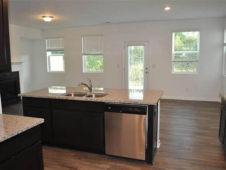 5745 Thornton Dr — Photo 9