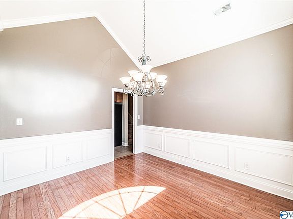 5th image of 7100 Jump St SE