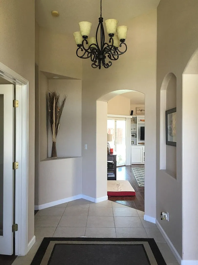 Home For Rent — Photo 2