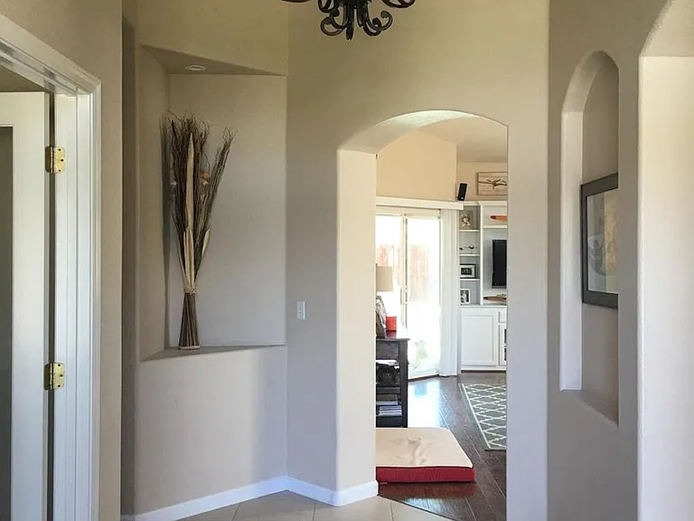 1566 Persimmon St — Photo 2