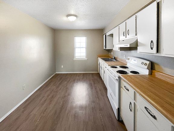 4th image of 775 S Elm St APT 8