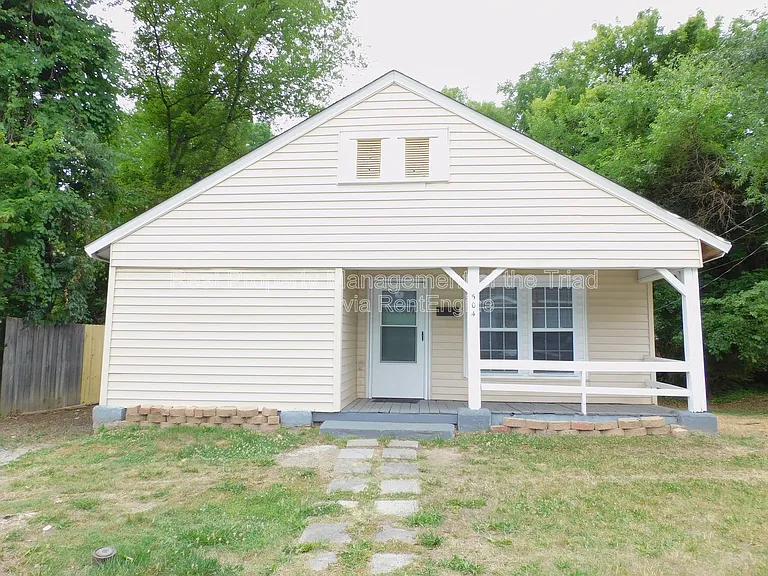 504 Oxford St — Photo 1