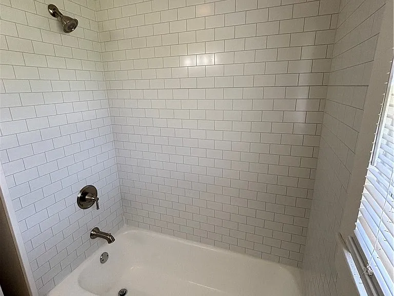 2607 Union St — Photo 4