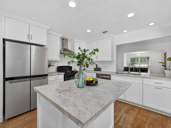 5323 Windsong Trl, Houston, TX 77084