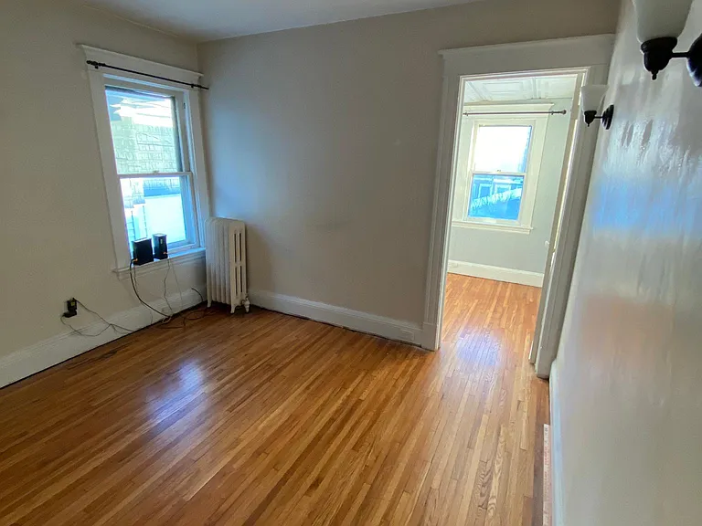 304 Bedford Ave #2 — Photo 7