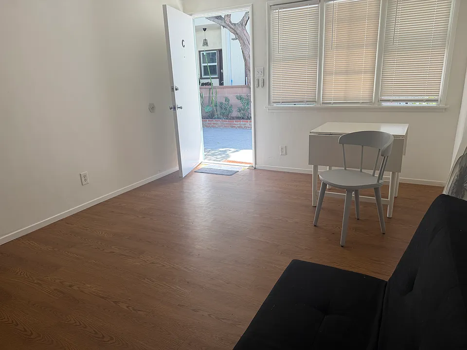 49 Granada Ave #C