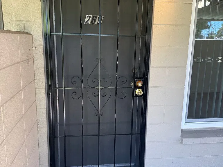 2124 Wylie Dr — Photo 2