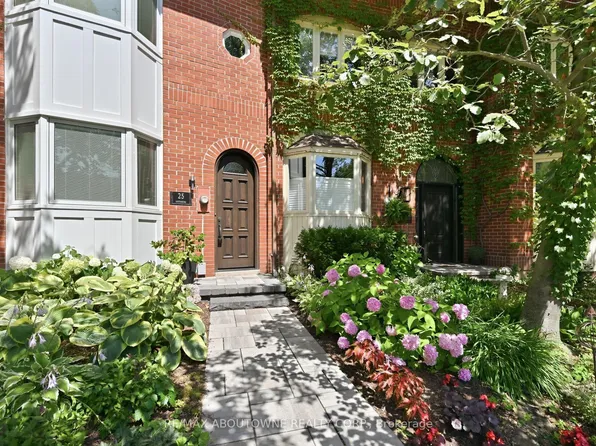 25 Southwind Ter, Oakville, ON L6L 6K6