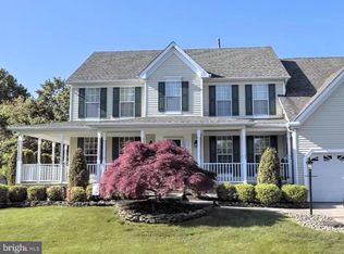 612 Saratoga Dr, Mount Laurel, NJ 08054