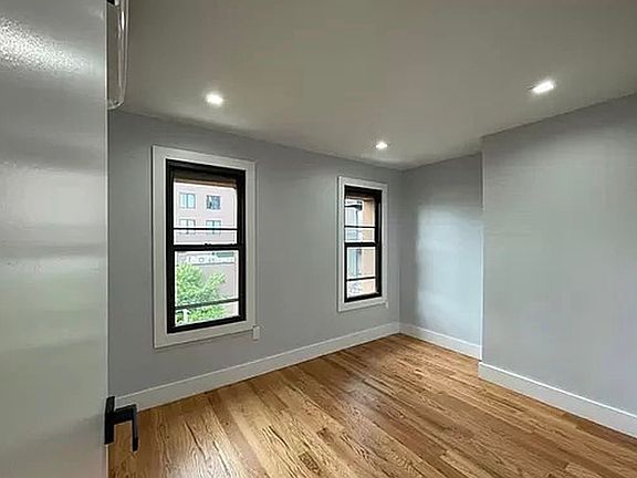 5th image of 223 Halsey St #2A