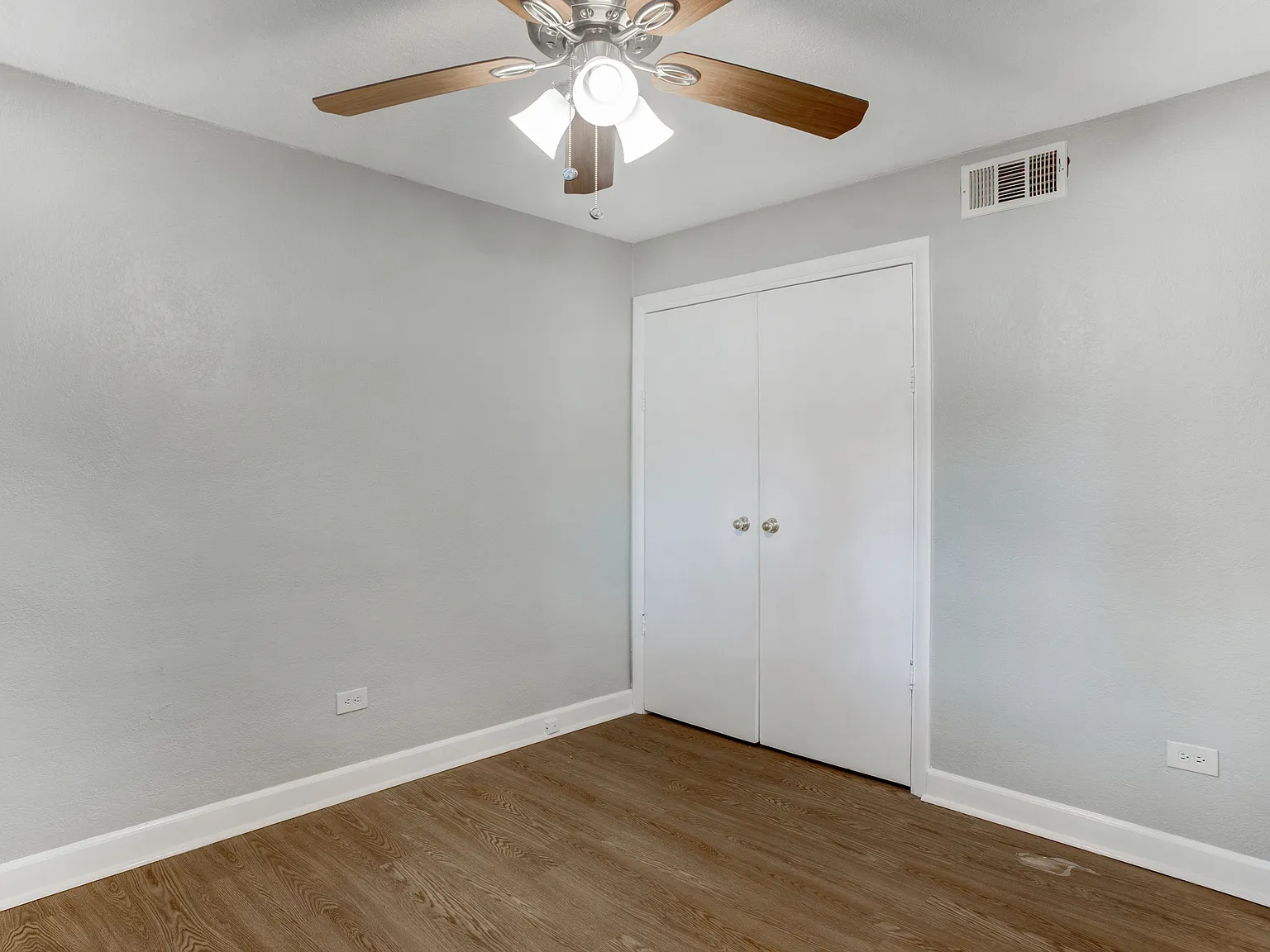 2 bed, 800 sqft, $1,295 — Photo 4