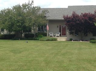 9293 Bennett Lake Rd, Fenton, MI 48430