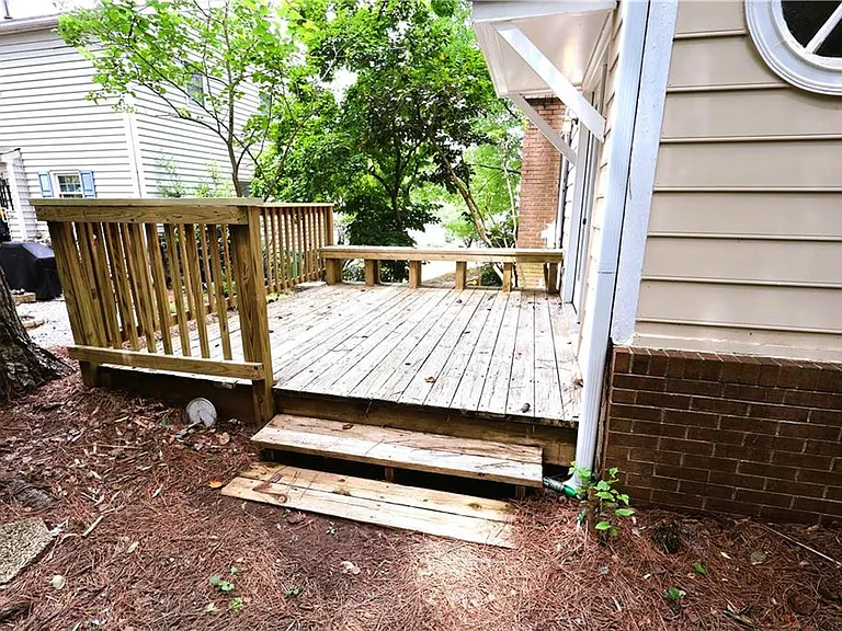 1359 Oakengate Dr — Photo 44