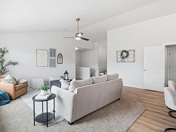 5th image of 154 S Liberty St #204