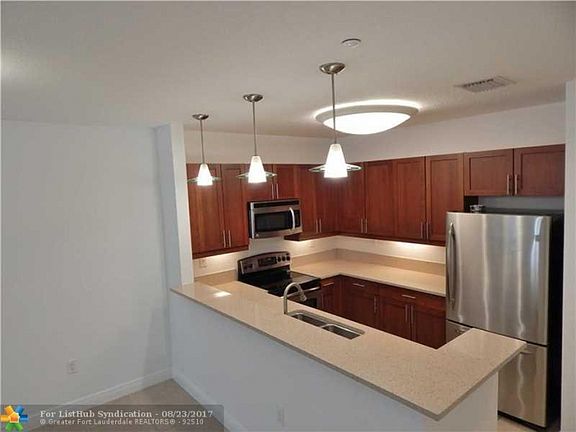5th image of 1309 SW 4th St #1309