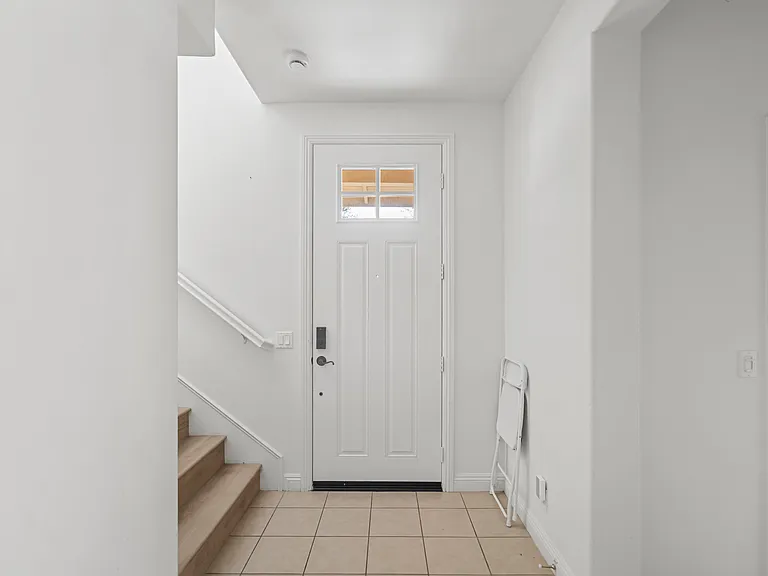217 Wicker — Photo 16
