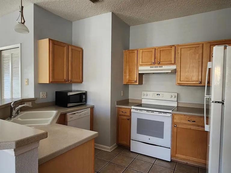 1716 Forest Lake Cir E #3 — Photo 10