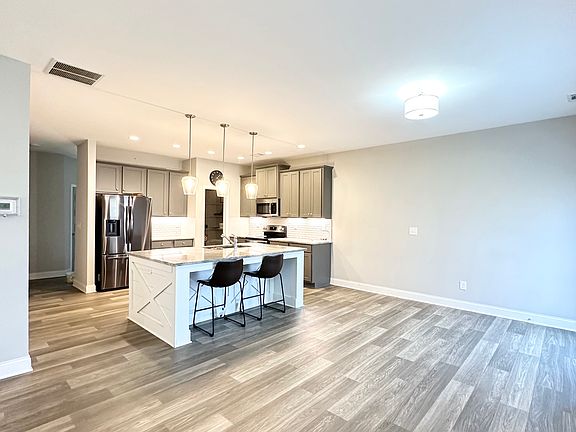 5th image of 481 Omnia Ct