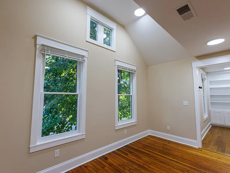 716 W Maxwell St #3 — Photo 9