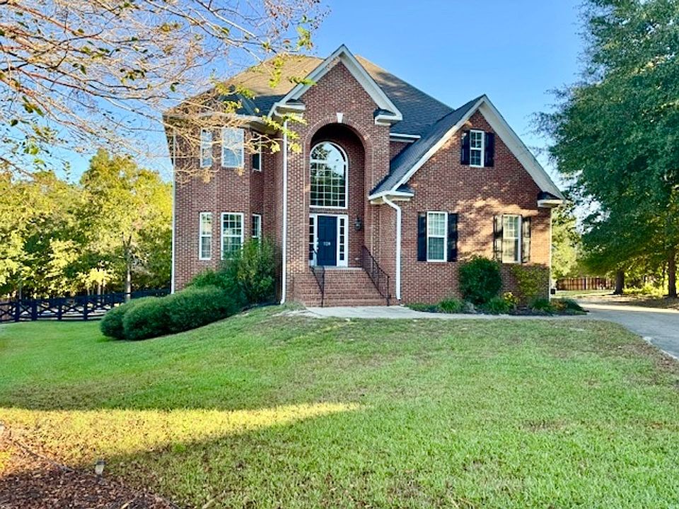 1st image of 120 Pinehurst Ct