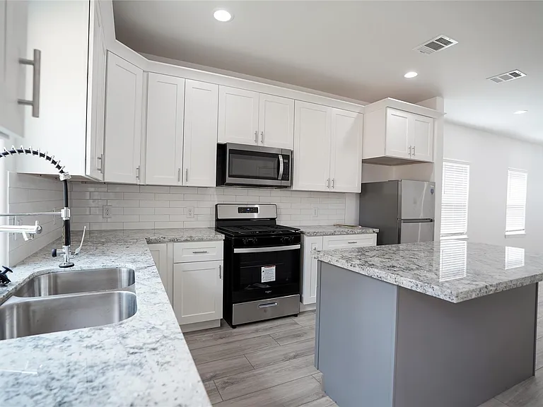 7914 Laura Koppe Rd #B — Photo 4
