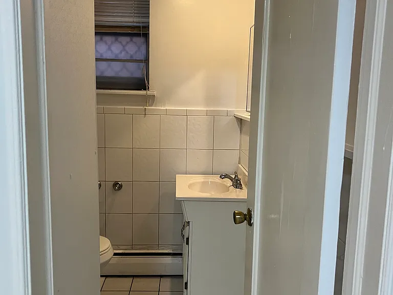 2210 Young Ave #LL — Photo 7