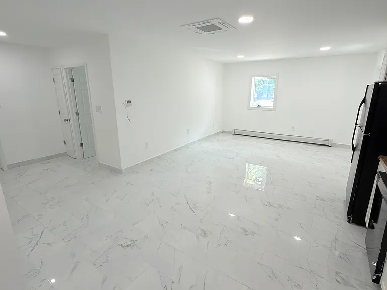 22 Roosevelt St #1 — Photo 20