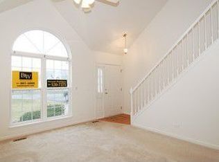 6743 Nantucket Ct, Gurnee, IL 60031