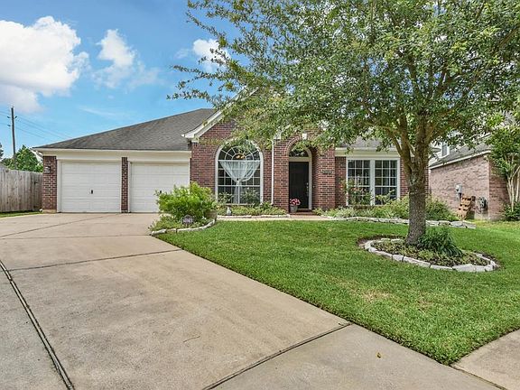 3rd image of 20230 Emily Anne Ct