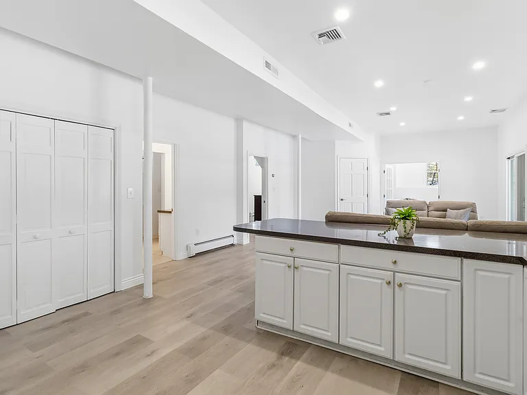 183 Gardner St — Photo 19