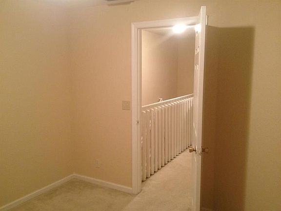 5th image of 958 Summit Lake Dr