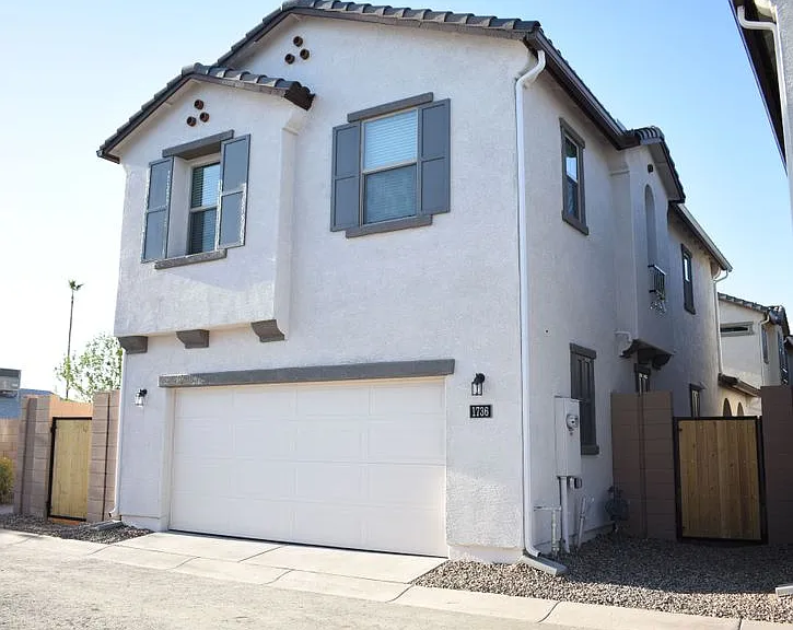 1736 S 82nd Pl — Photo 24