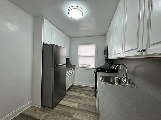 Rented by Voro Purple LLC | media 4