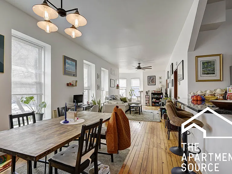 2732 W Chicago Ave #2F — Photo 2