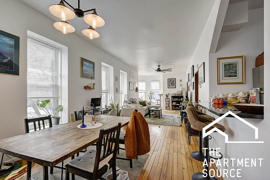 Building Photo - 2732 W Chicago Ave #2F