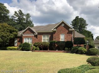 5521 Labrador Dr, Hope Mills, NC 28348