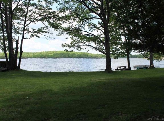 5th image of 9878 W Oak Dr