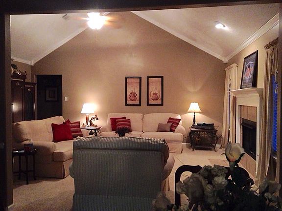 View from dinning to family 