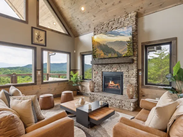 4302 Covered Wagon Rd, Sevierville, TN 37862