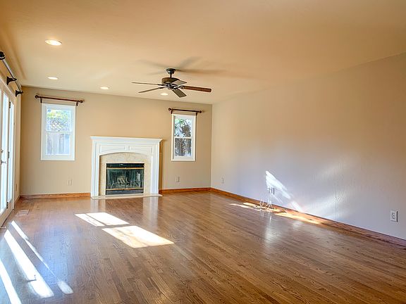 4th image of 15726 Longwood Dr