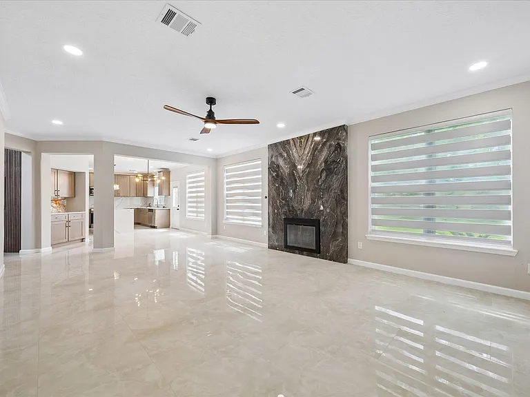 1306 Hunter Wood Dr — Photo 23
