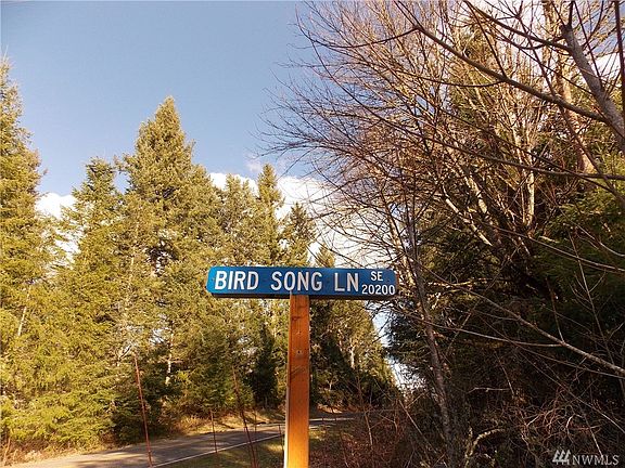 2nd image of 16940 Birdsong Ln SE