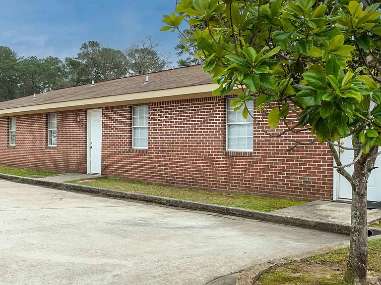 2616 McLelland St #B03 — Photo 3
