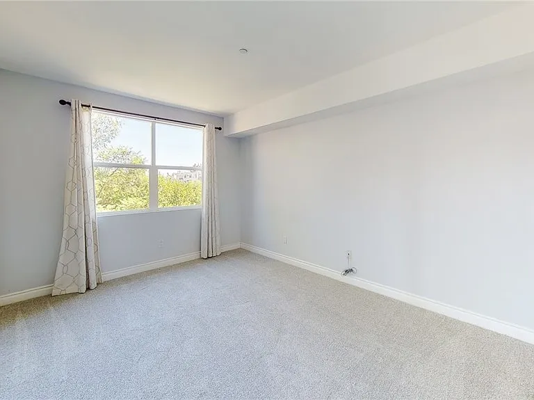 4424 Whitsett Ave #206 — Photo 35