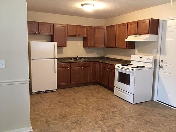 4th image of 2551 Mariposa St