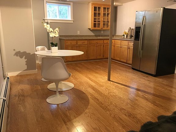 4th image of 3407 Stanford Ave #B