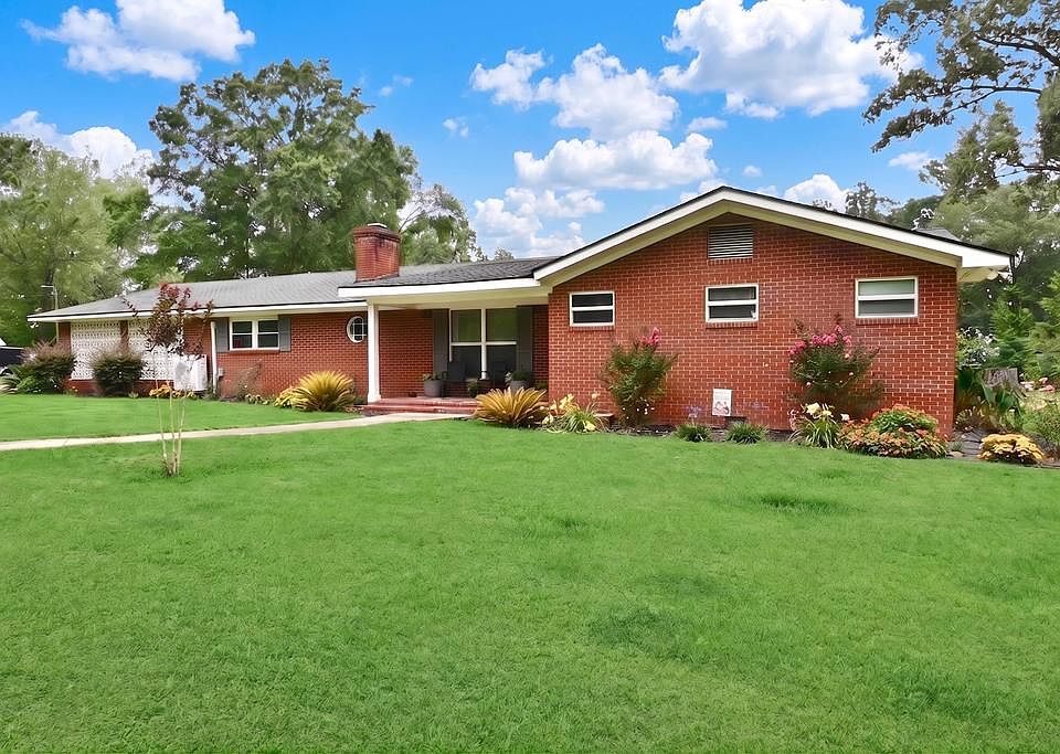 1st image of 1719 Lily Pond Rd