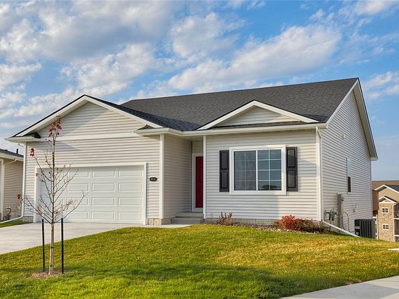 2nd image of 914 Tuscany Dr SE