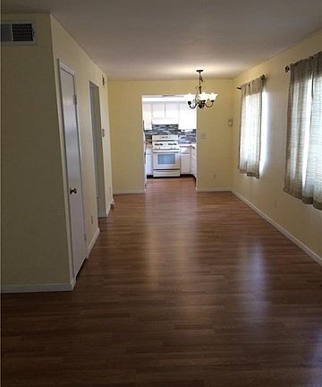 4th image of 212 W Olive Ave APT C